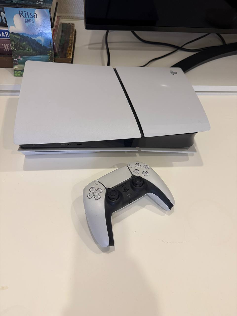 PlayStation 5 Slim дисковая версия + геймпад