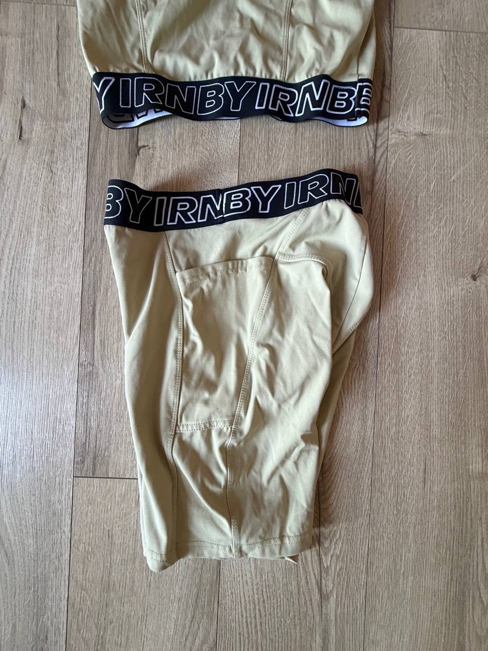 Спортивный комплект irnby (топ + шорты)