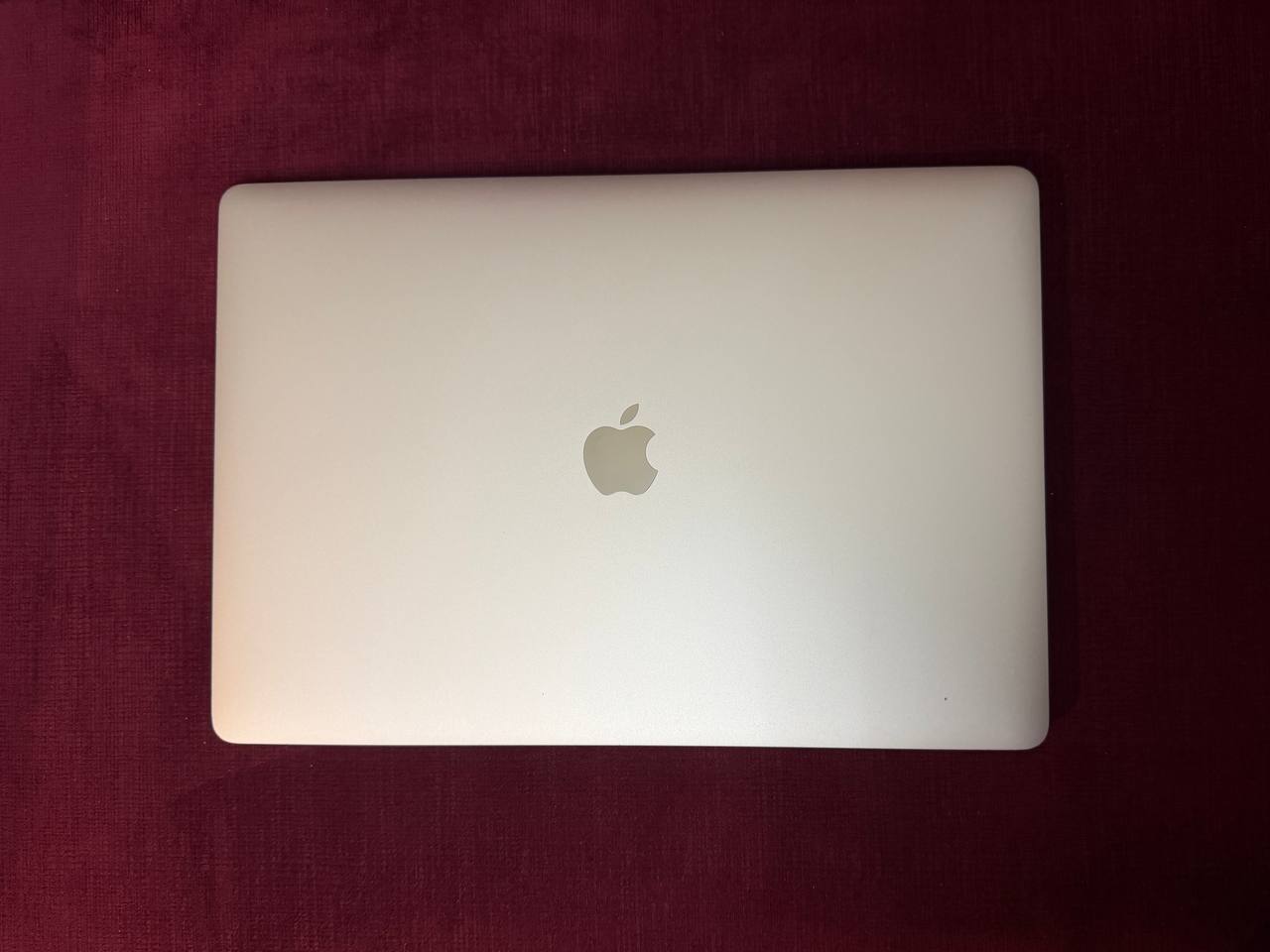 MacBook Pro 15 дюймов 2018