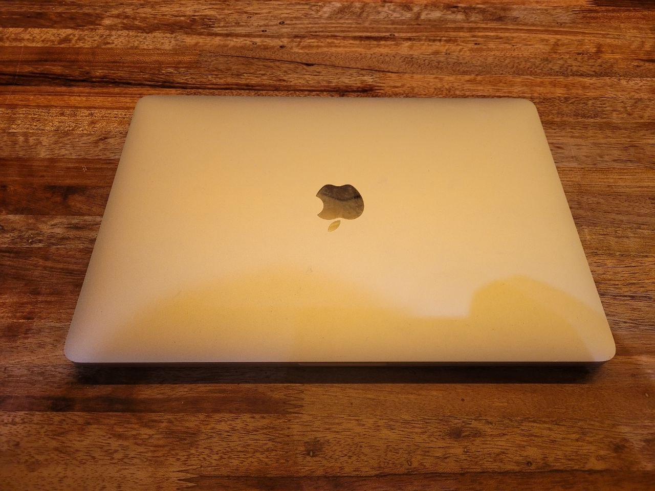 MacBook нерабочий на запчасти
