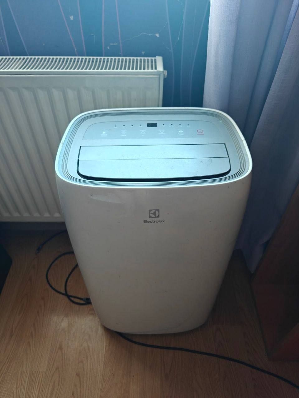 Мобильный кондиционер Electrolux Loft EACM-8