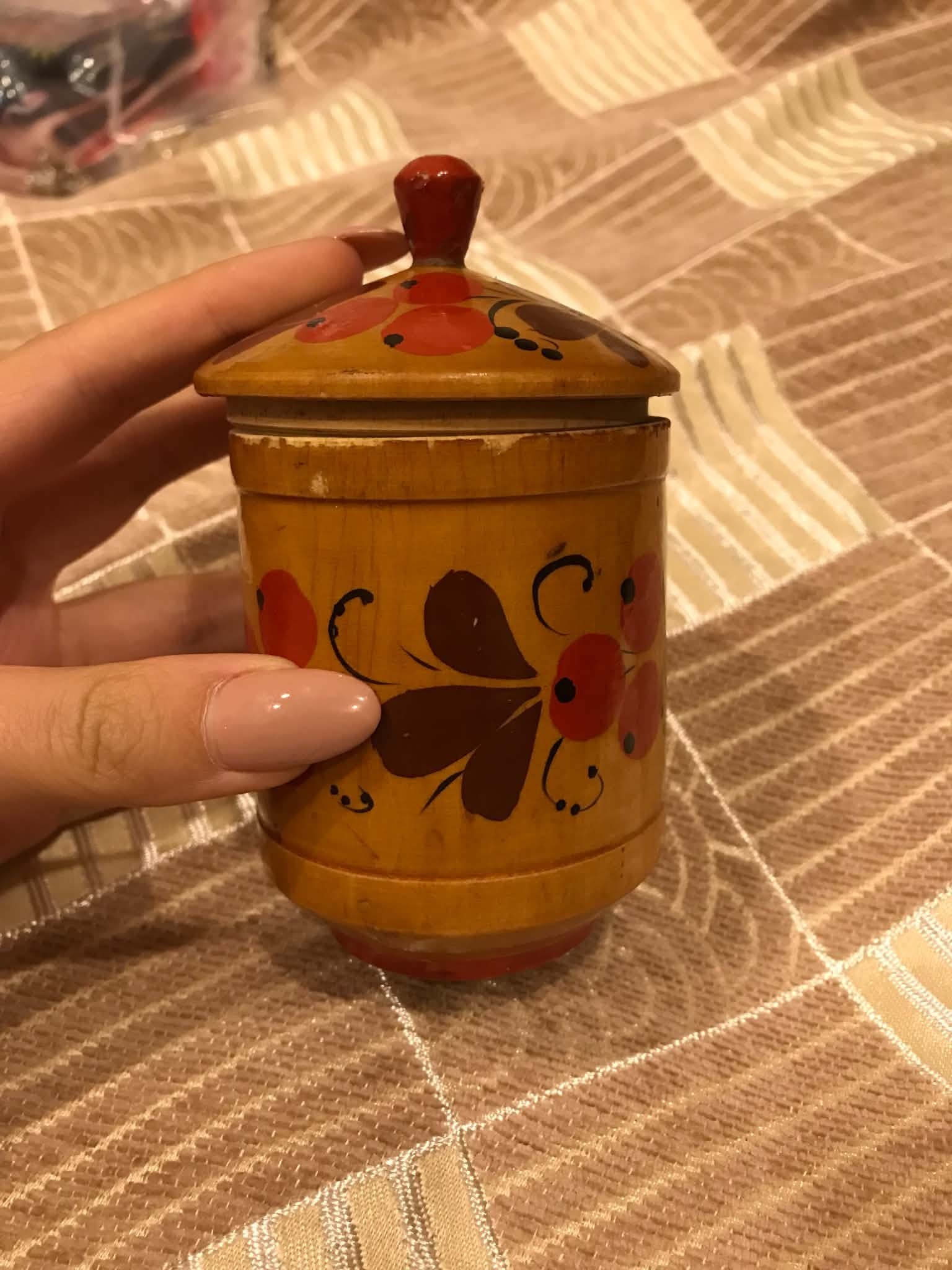 Старинная деревянная сахарница