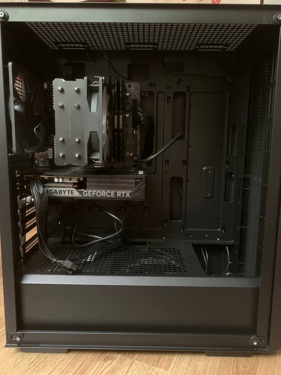 Игровой ПК Intel Core i5-12400F, RTX 5060 8GB, 32GB RAM, SSD 1TB