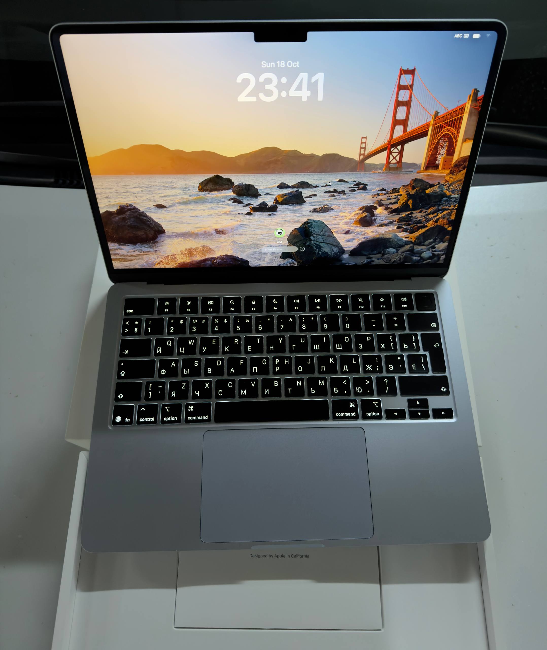 MacBook Air 13,6 дюйма (2025) M4 16 ГБ / 256 ГБ, sky blue