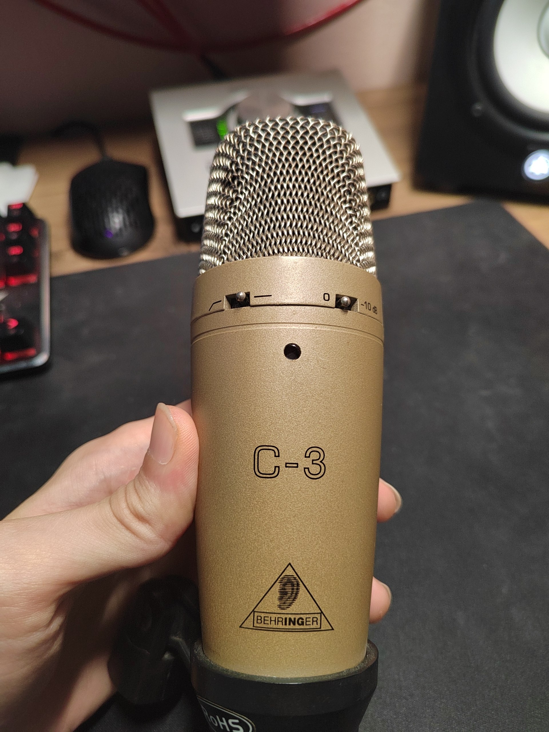 Конденсаторный микрофон Behringer C-3