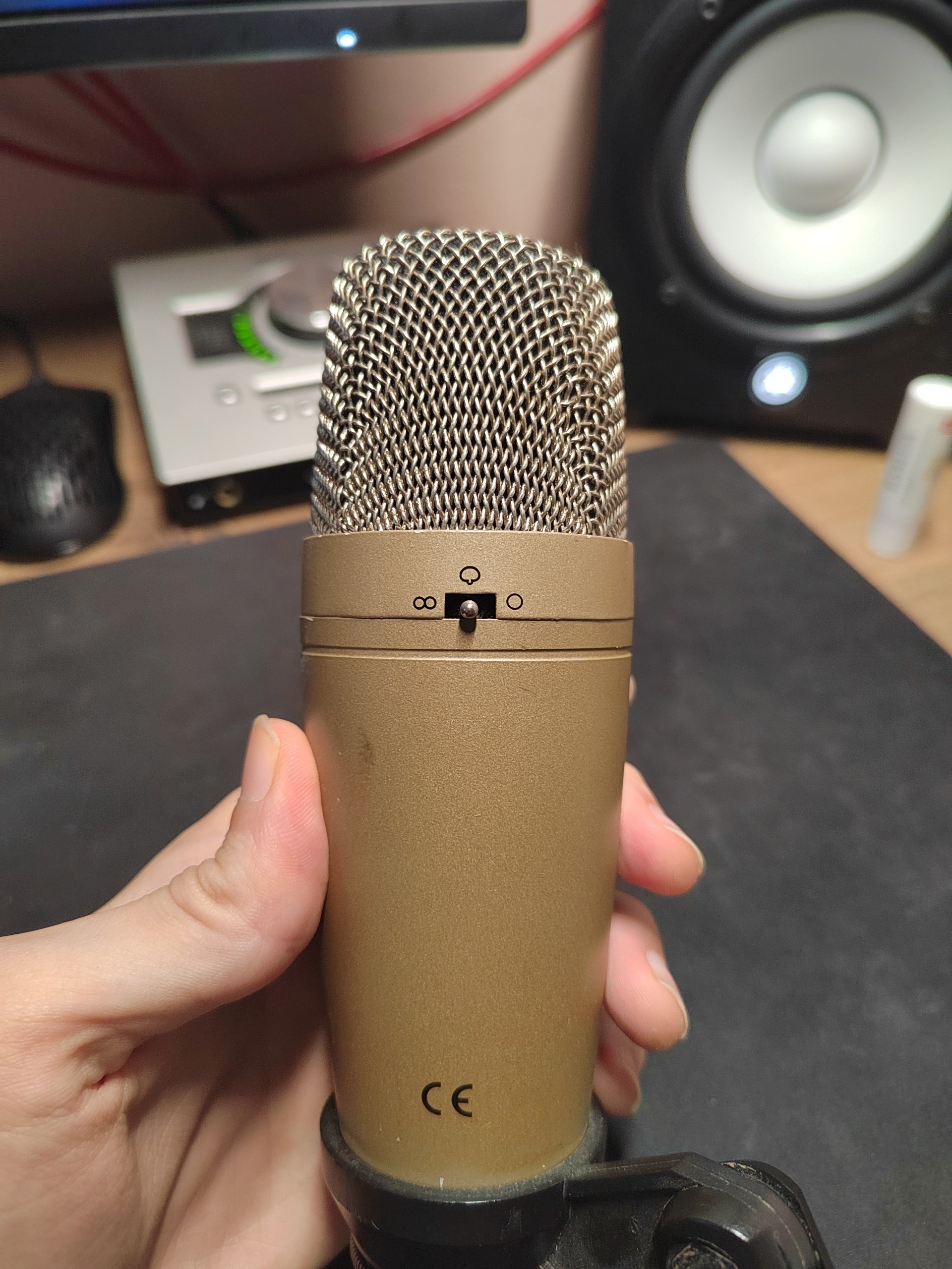 Конденсаторный микрофон Behringer C-3