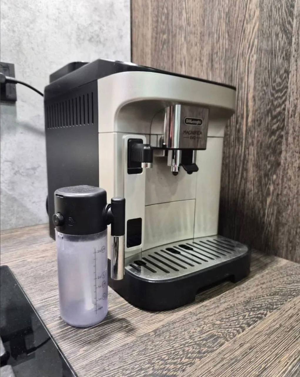 Кофемашина De'Longhi Magnifica EVO (ECAM290.22.B)