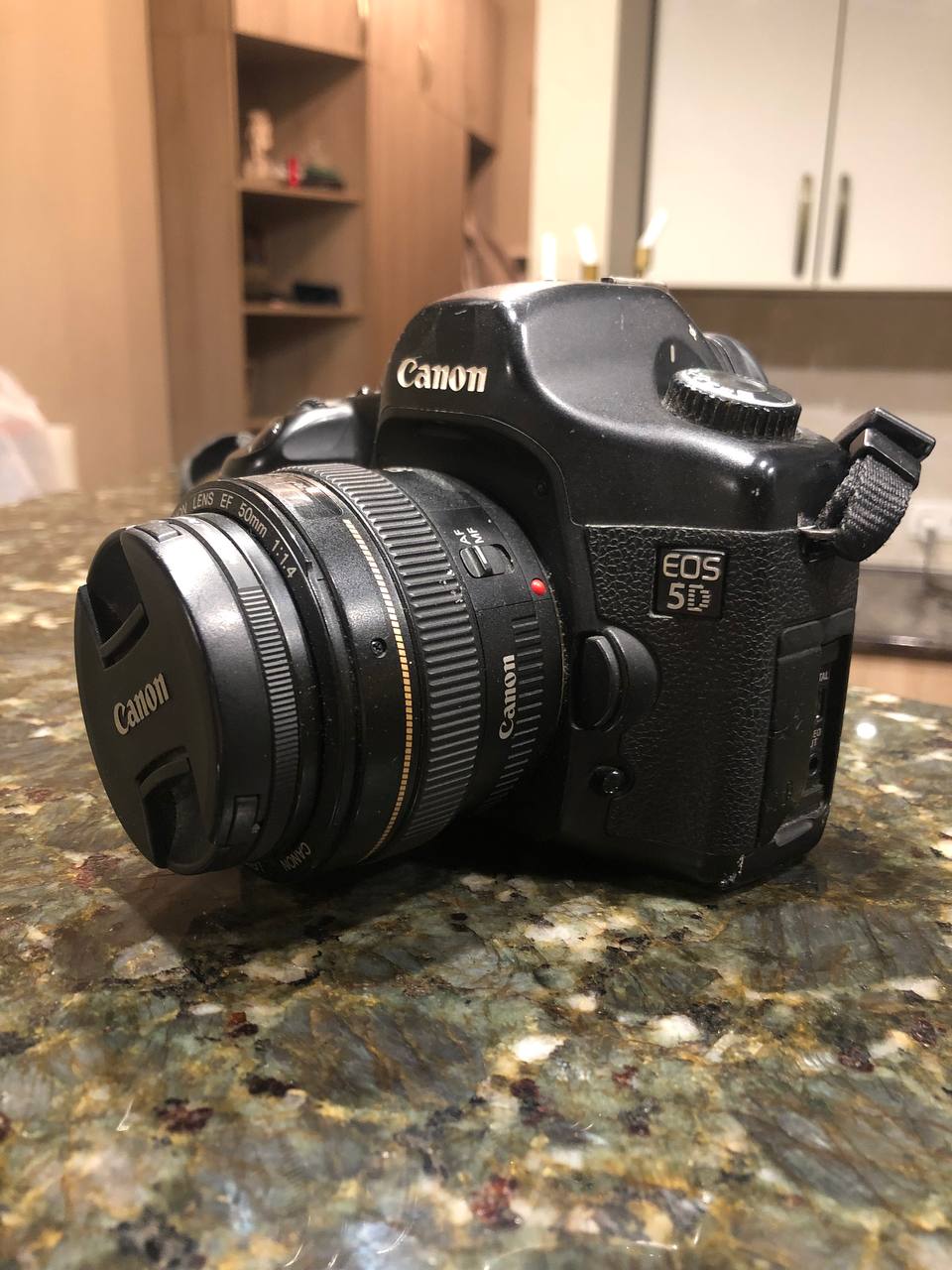 Canon EOS 5D + объектив 50mm 1.4
