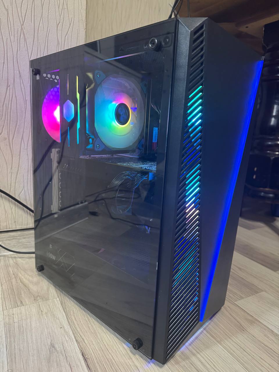 Игровой ПК: Intel Core i3-12100F, GTX 1080 Ti, 16 ГБ RAM, SSD 512 ГБ