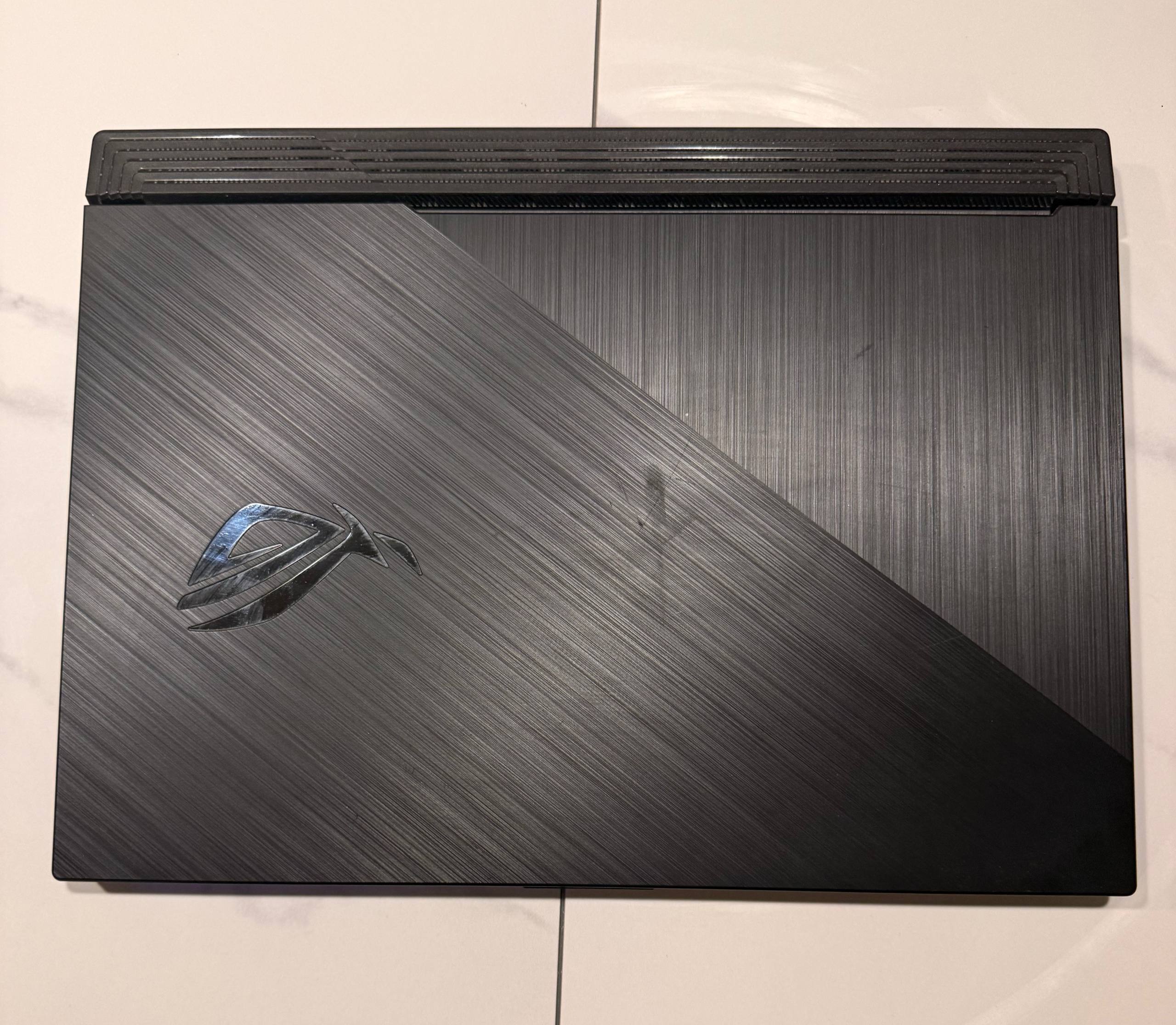Игровой ноутбук ASUS ROG Strix