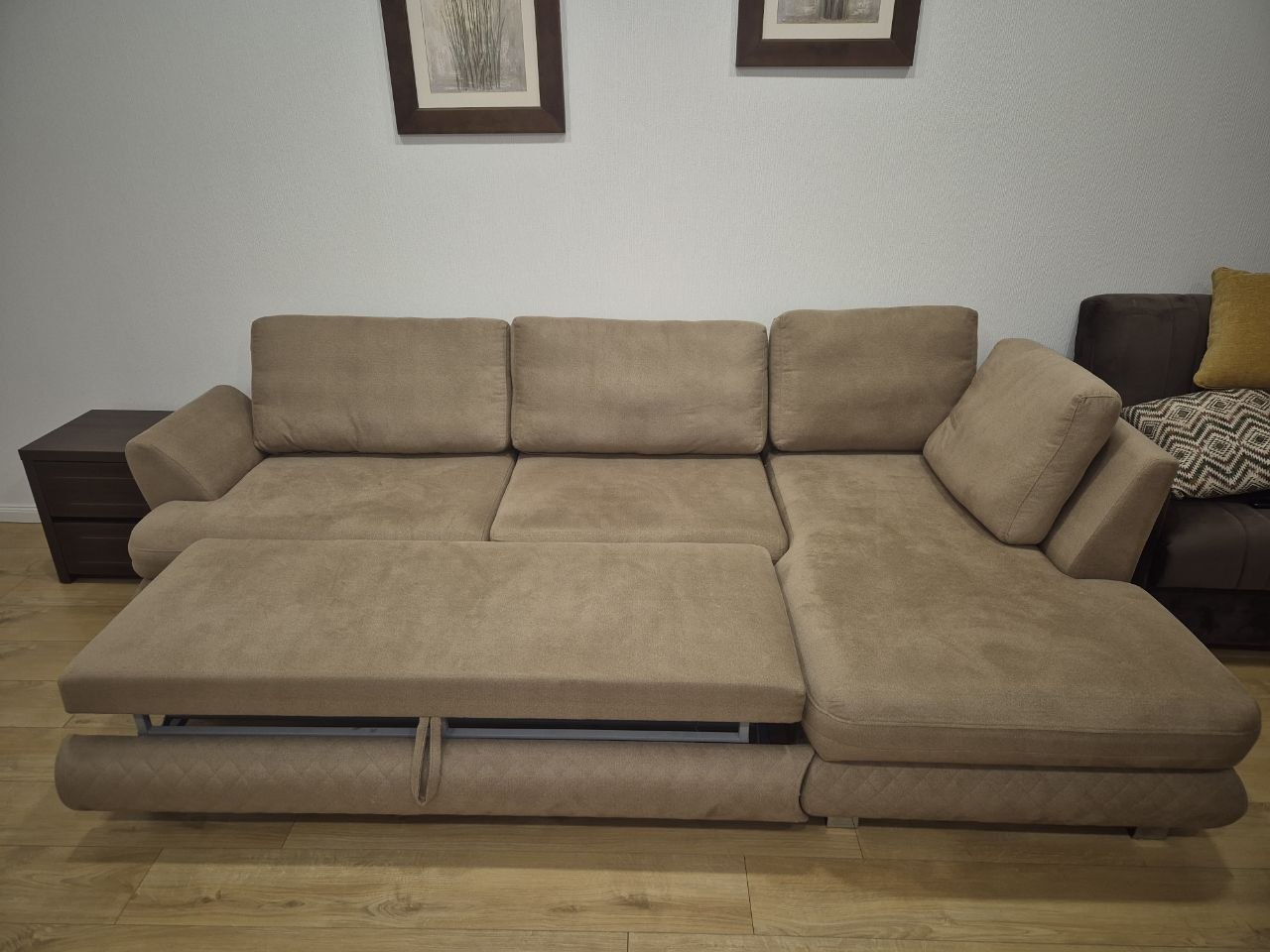 Угловой диван-кровать Embawood Frost X (270×160 см)