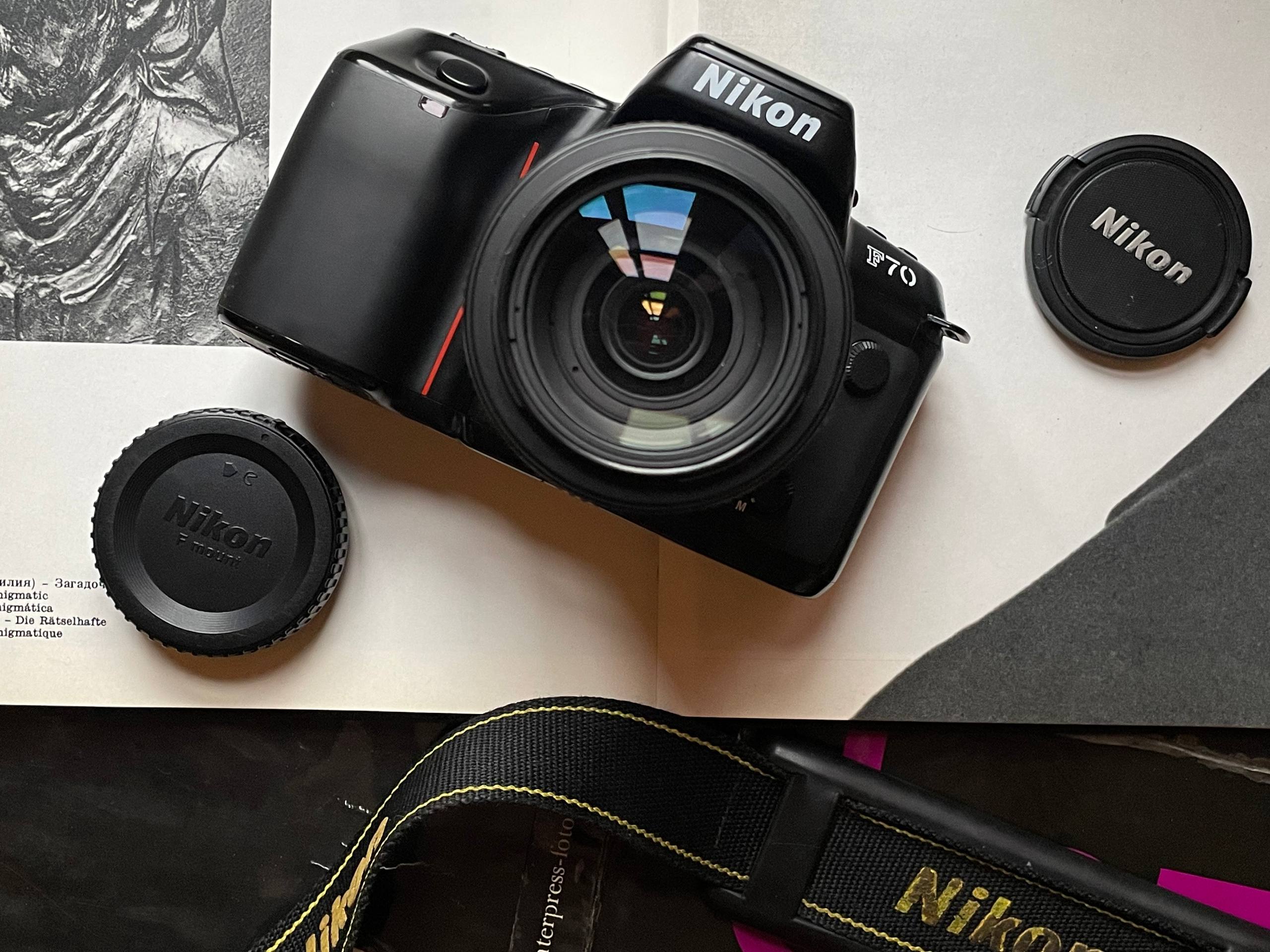 Nikon F70 с объективом 35-105 f/3.5