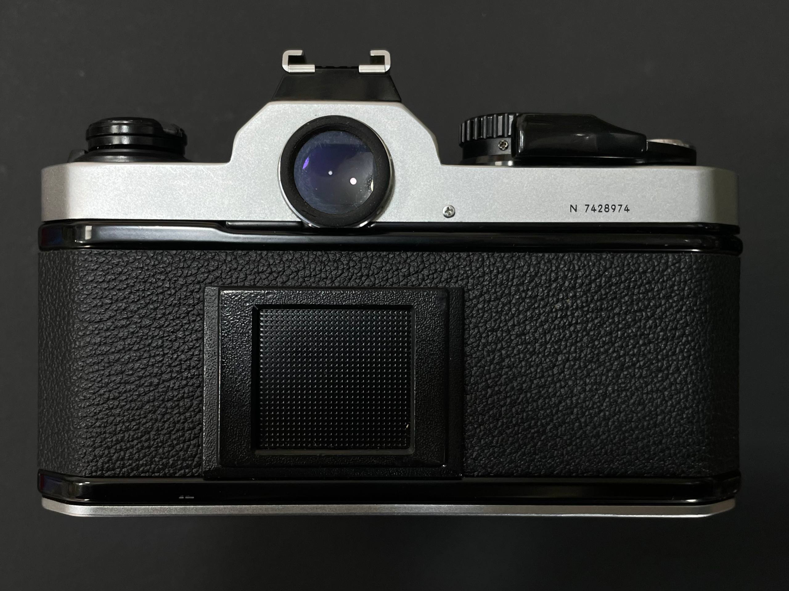 Nikon F70 с объективом 35-105 f/3.5