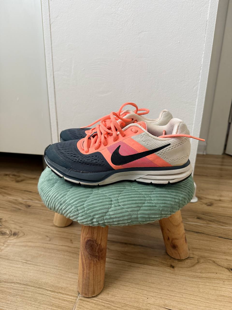 Кроссовки Nike, размер 36