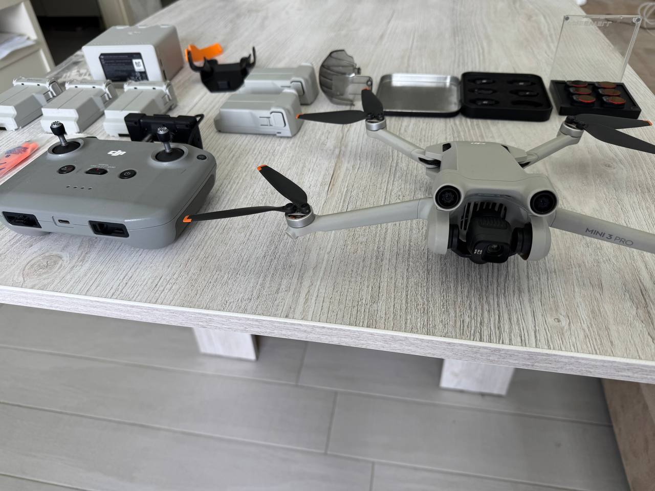 DJI Mini 3 Pro расширенный комплект (5 аккумуляторов, DJI RC-N1)