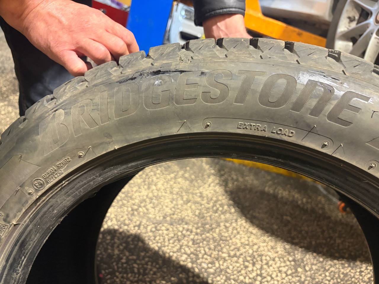 Шины Bridgestone Blizzak DM-V3 R20