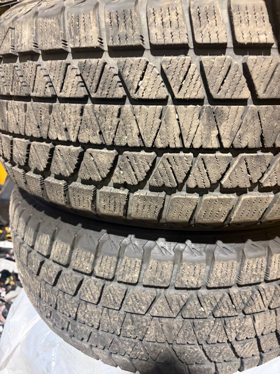 Шины Bridgestone Blizzak DM-V3 R20