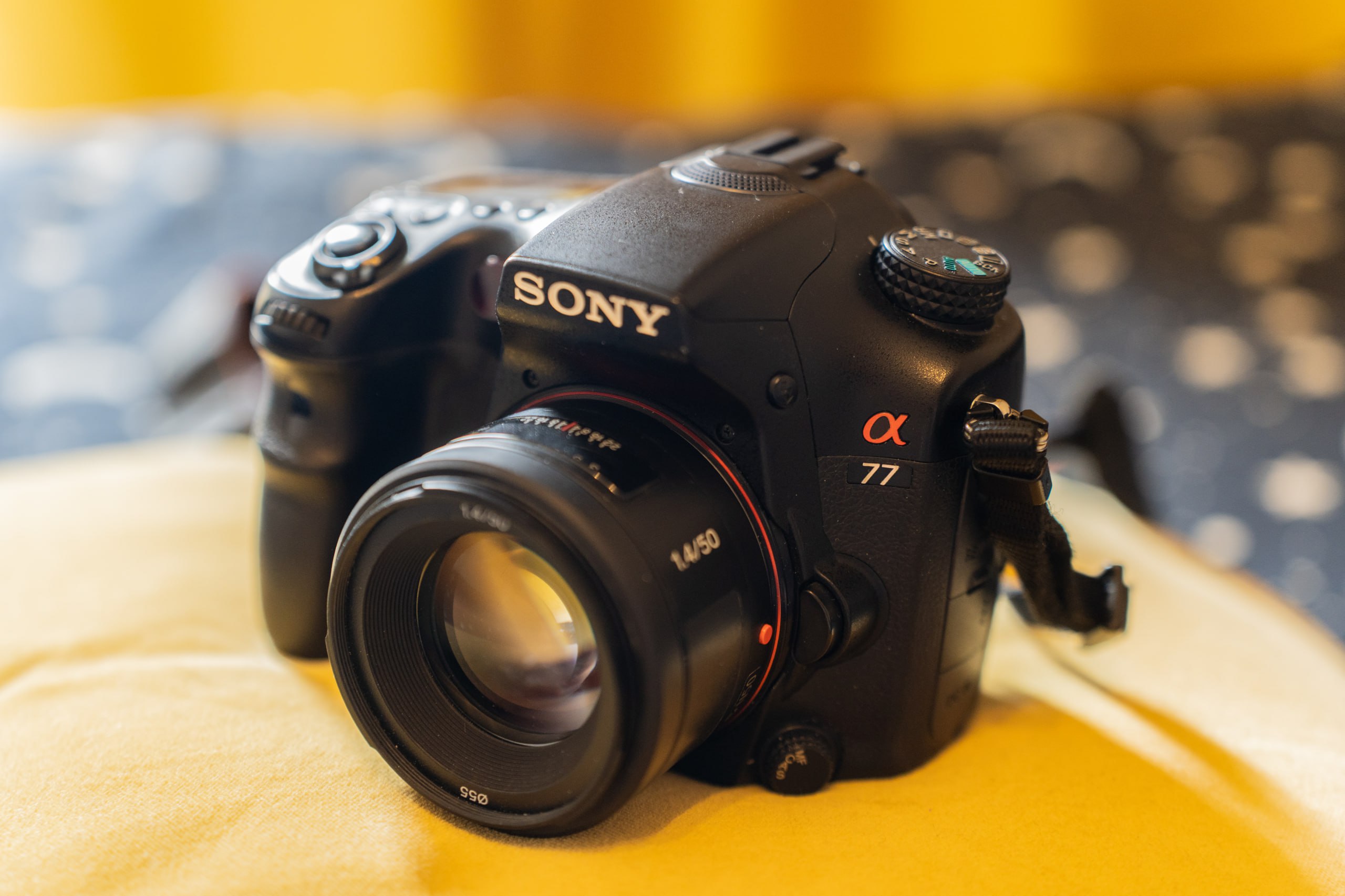 Зеркальный фотоаппарат Sony Alpha A77 с объективами и аксессуарами