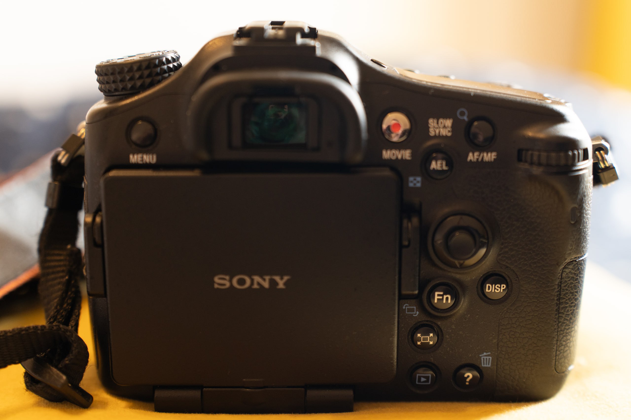 Зеркальный фотоаппарат Sony Alpha A77 с объективами и аксессуарами