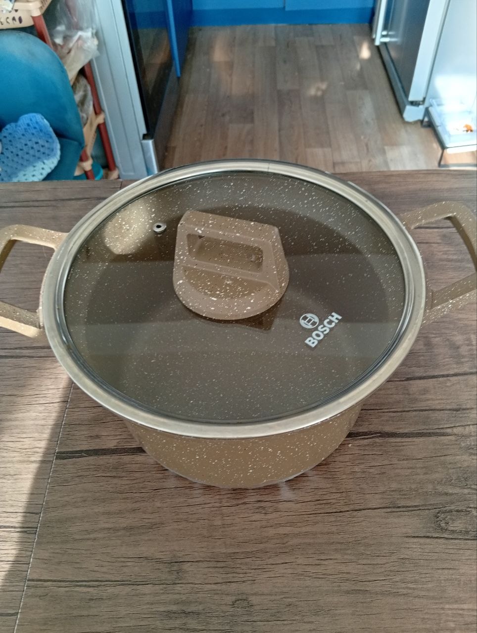Кастрюля с крышкой