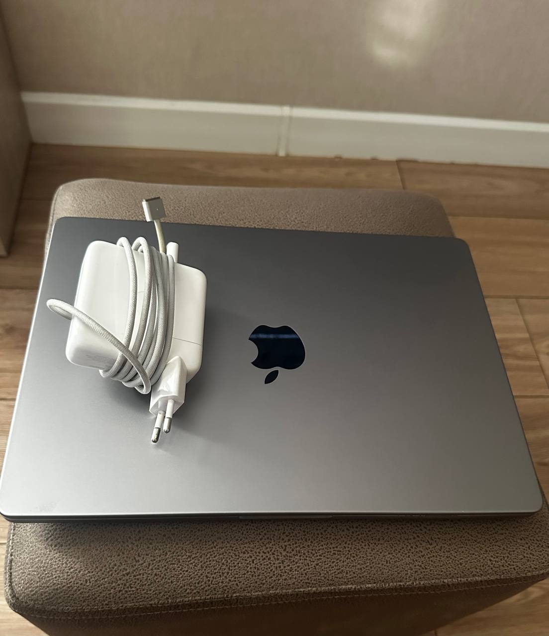 MacBook Pro 14" M1 512 ГБ (проблема с экраном)