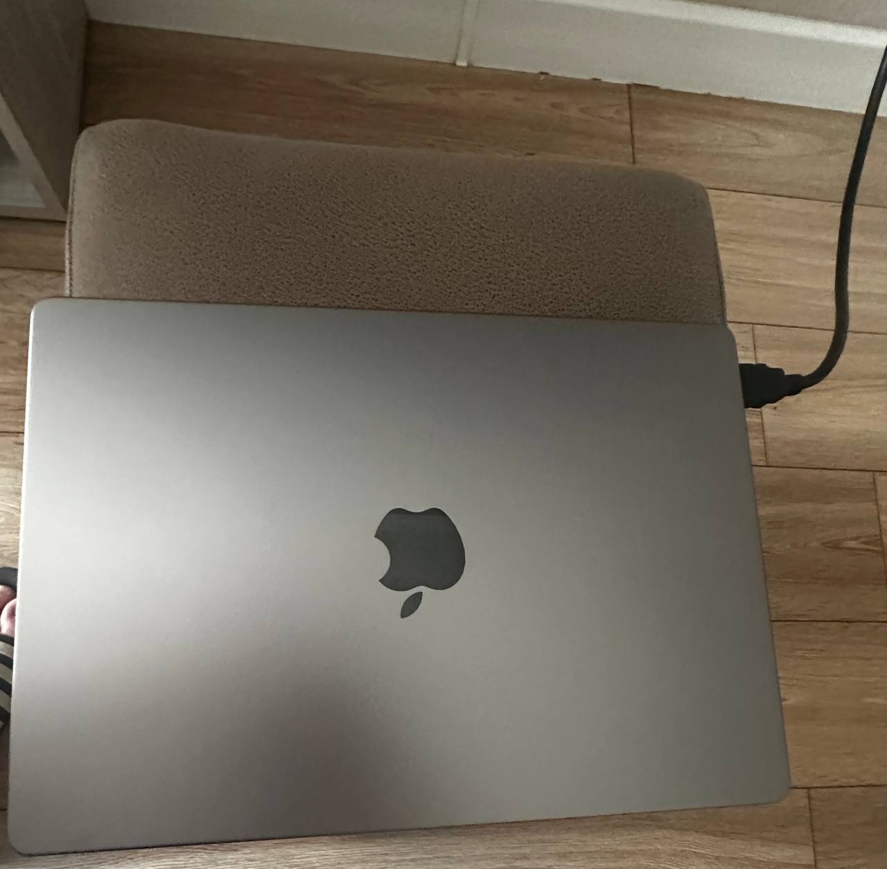 MacBook Pro 14" M1 512 ГБ (проблема с экраном)