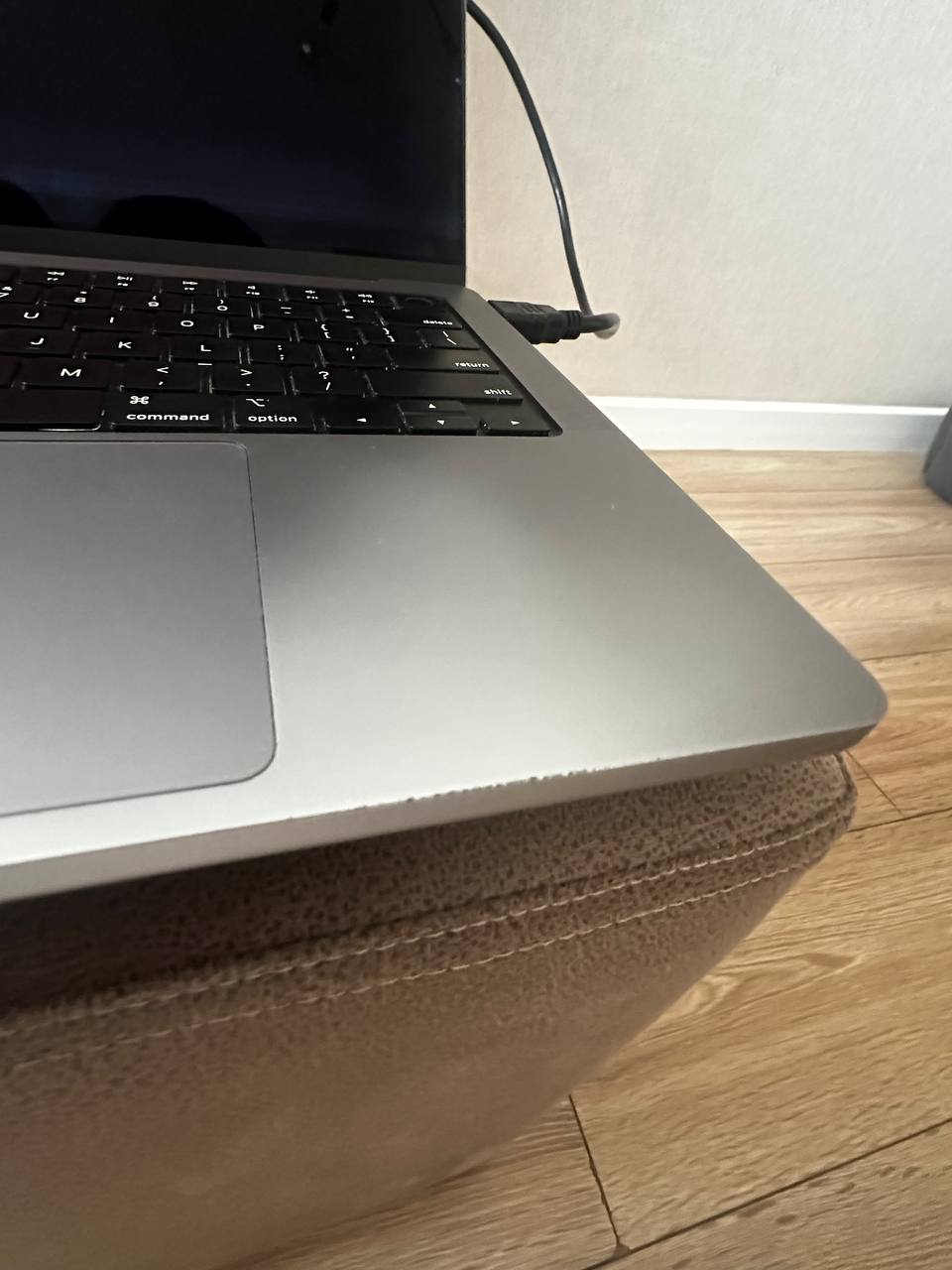 MacBook Pro 14" M1 512 ГБ (проблема с экраном)