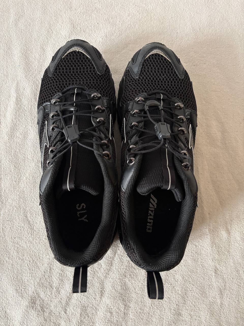 Mizuno x SLY Wave Rider 10