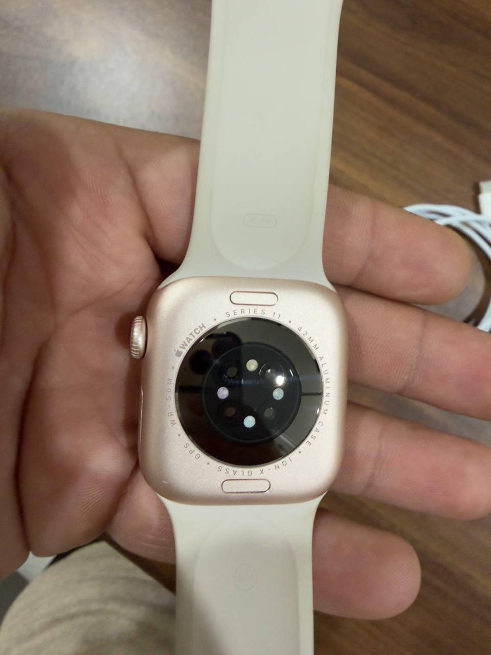 Apple Watch 11 42 мм gold