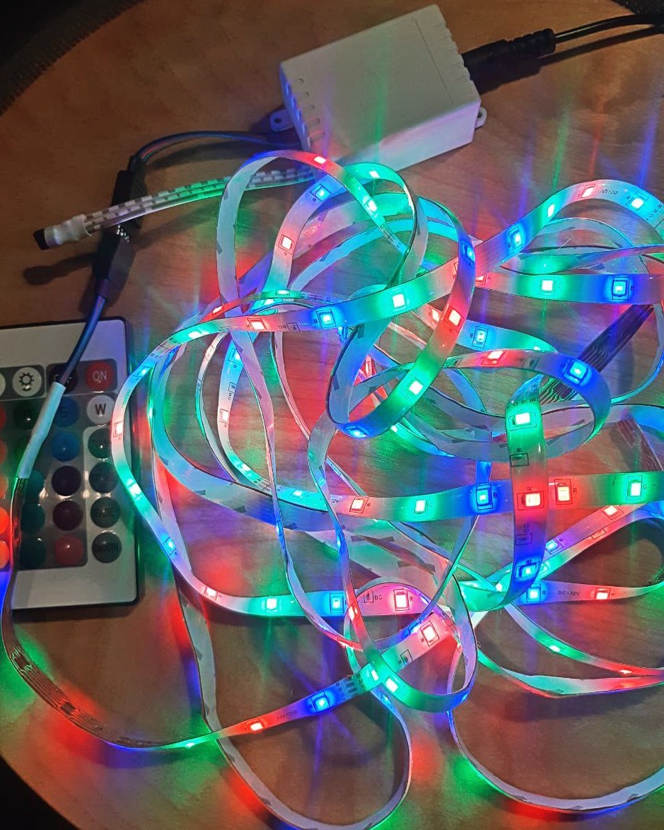 Светодиодная влагозащищенная лента RGB с пультом и блоком питания, 5 м