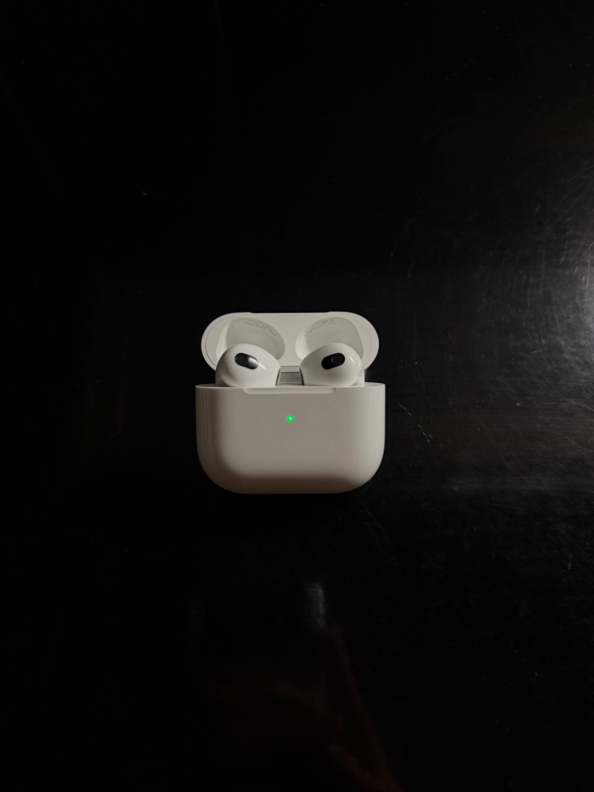 Apple AirPods 3 с коробкой и кабелем