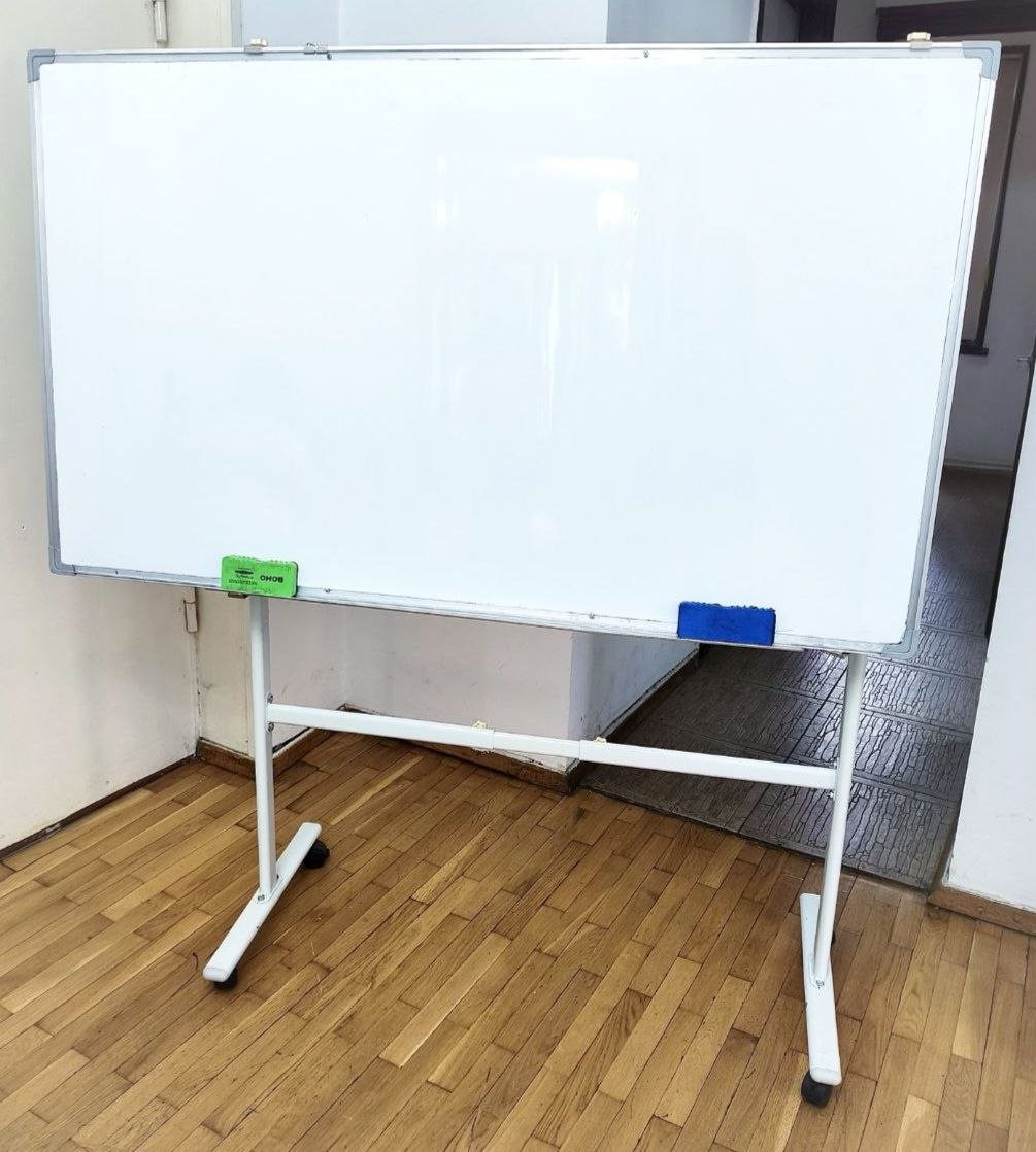 Маркерная доска на стойке 150x90