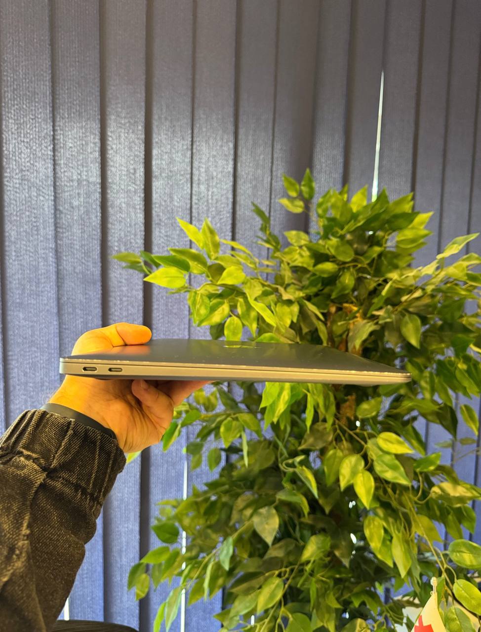 MacBook Air 2020 13.3" (Intel Core i5, 8GB, 256GB)