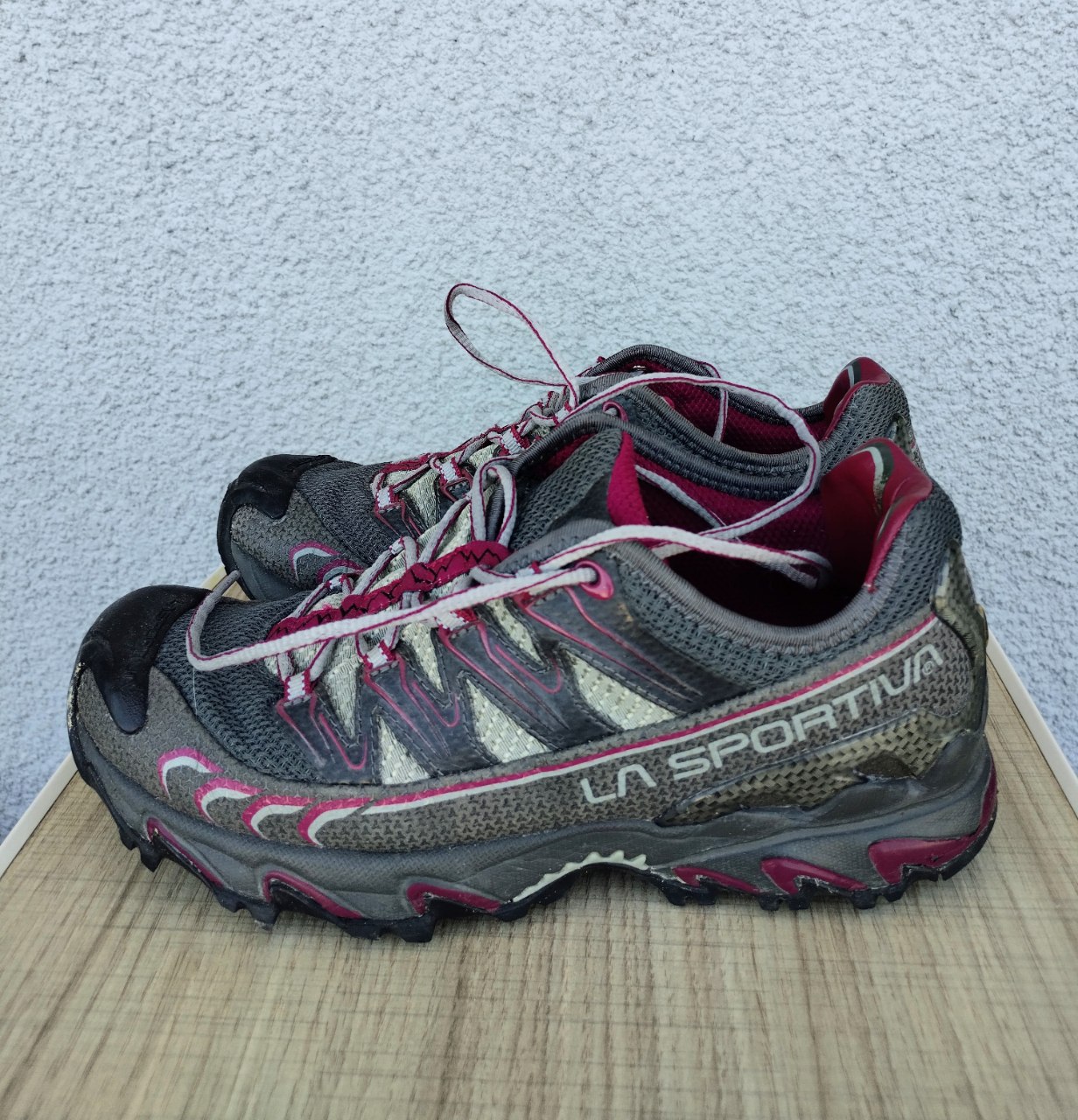 Кроссовки La Sportiva трекинговые, 40 размер
