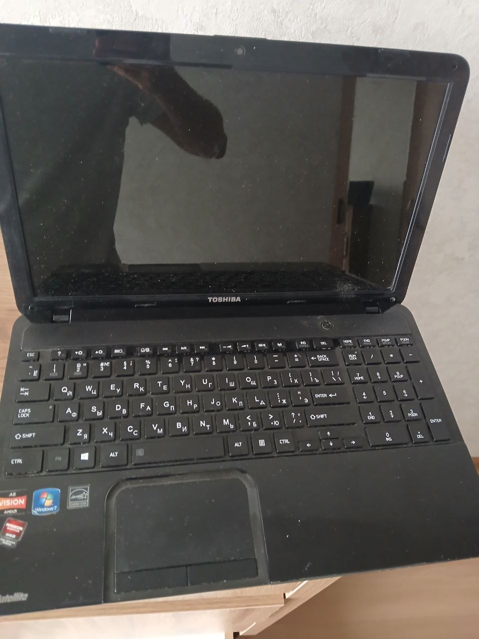 Ноутбук Toshiba AMD A8, 2 ГБ RAM, HDD 600 ГБ