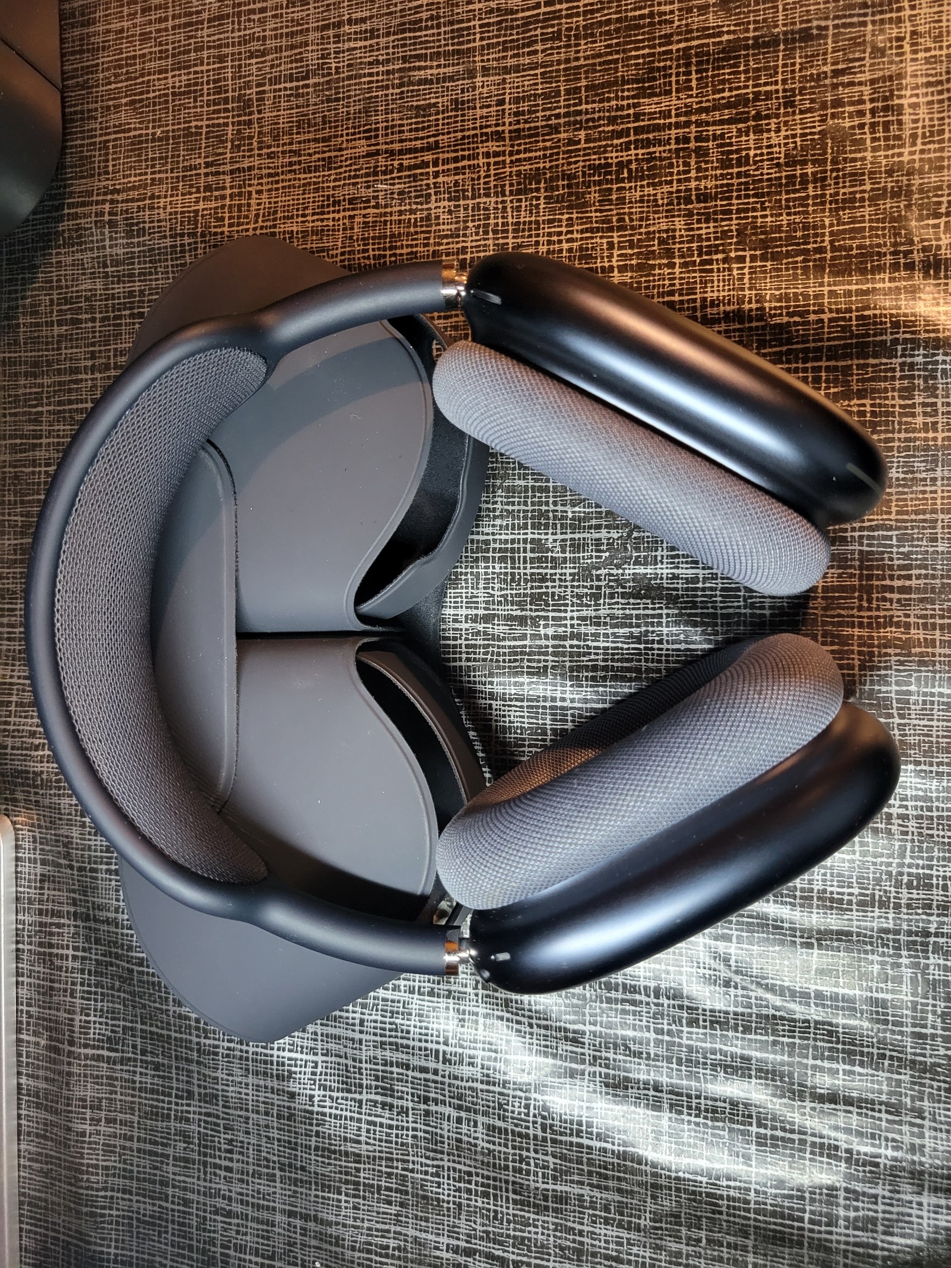 Sony WH-1000XM4 + чехол + кабель