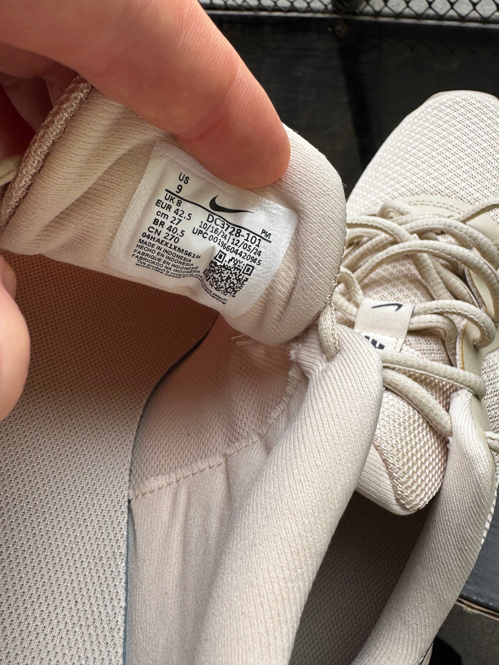 Кроссовки Nike размер 42.5