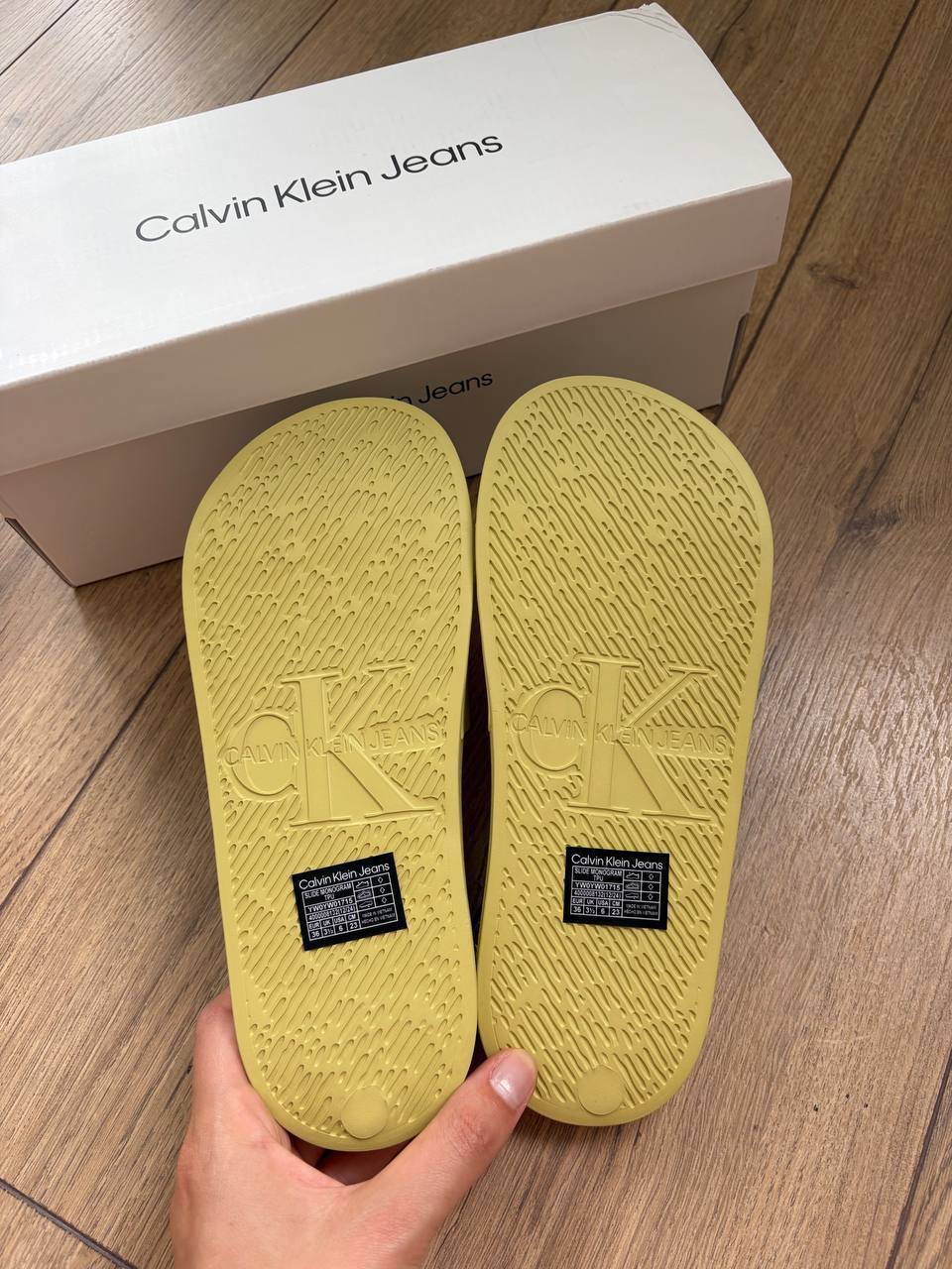 Calvin Klein платформа шлёпанцы
