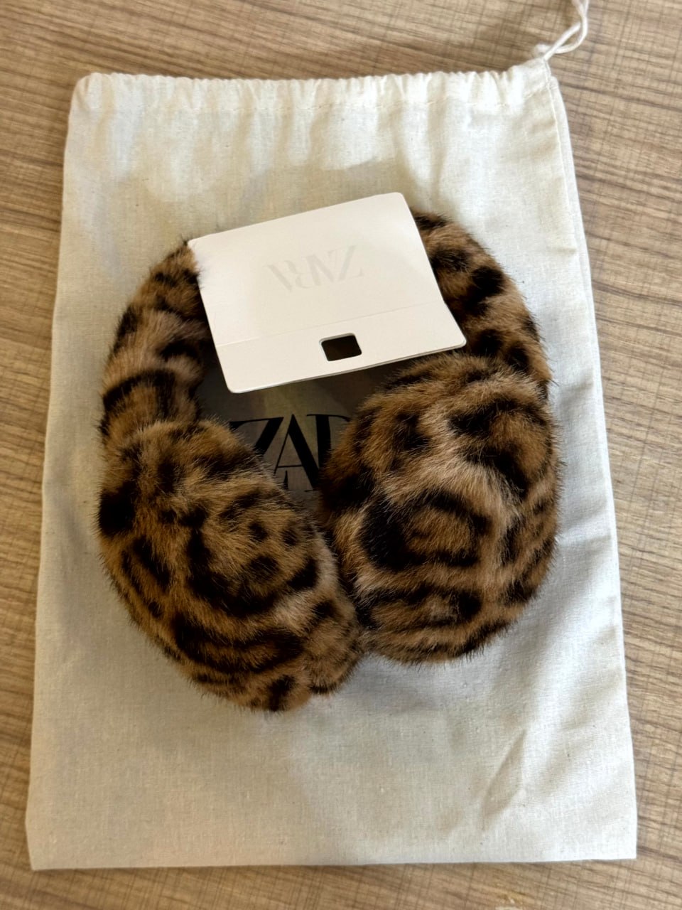 Меховые наушники ZARA с леопардовым принтом