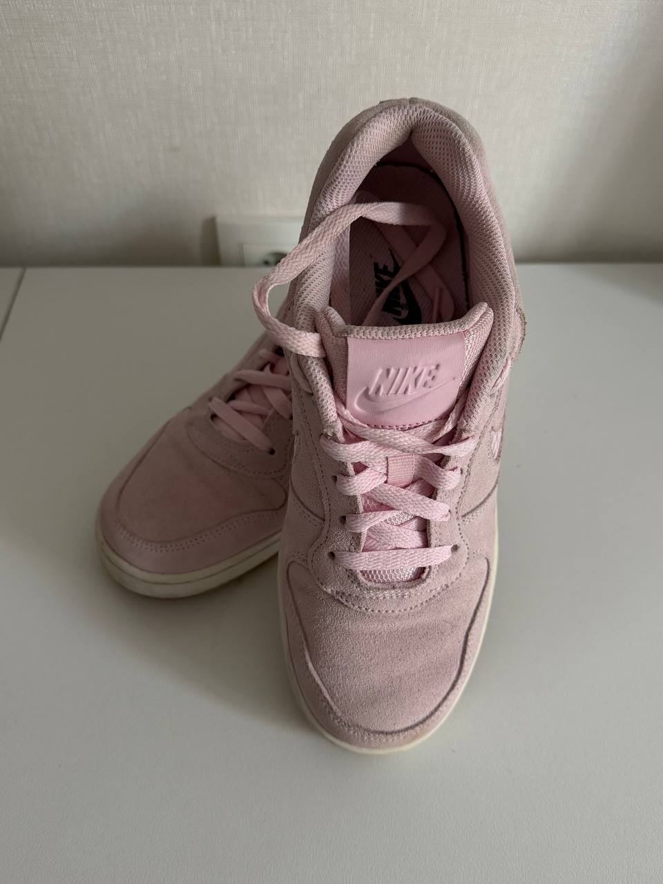 Кроссовки Nike женские из натуральной замши