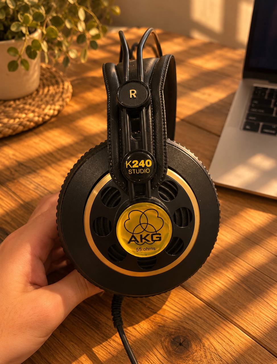 Студийные наушники AKG K240 Studio