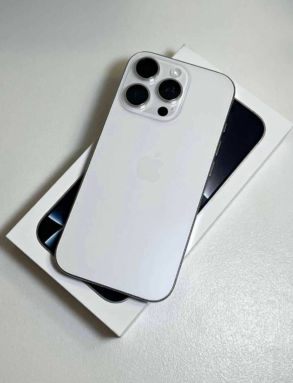 iPhone 16 Pro Max White Titanium 256 GB SIM