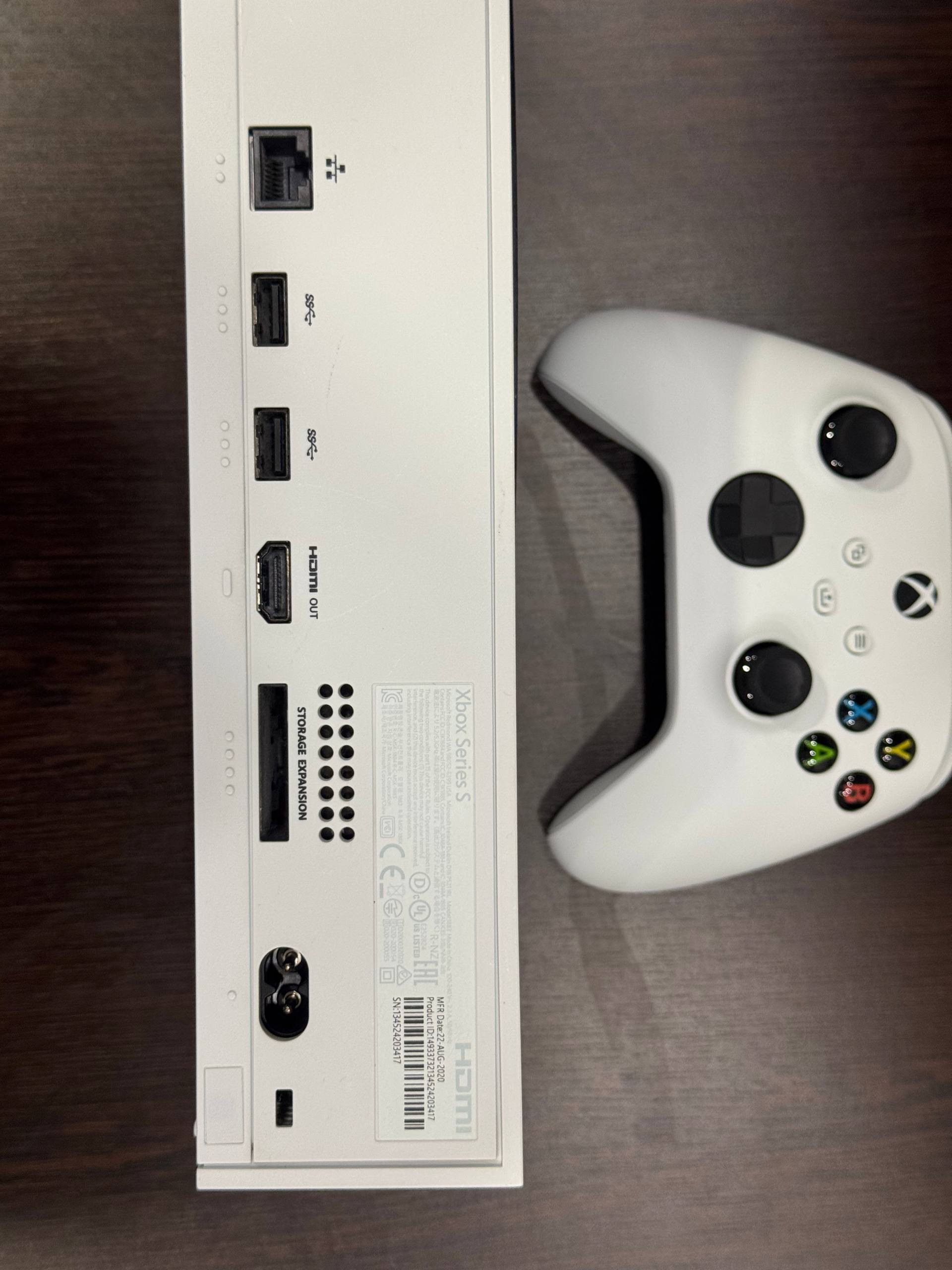 Xbox Series S 512 ГБ с геймпадом