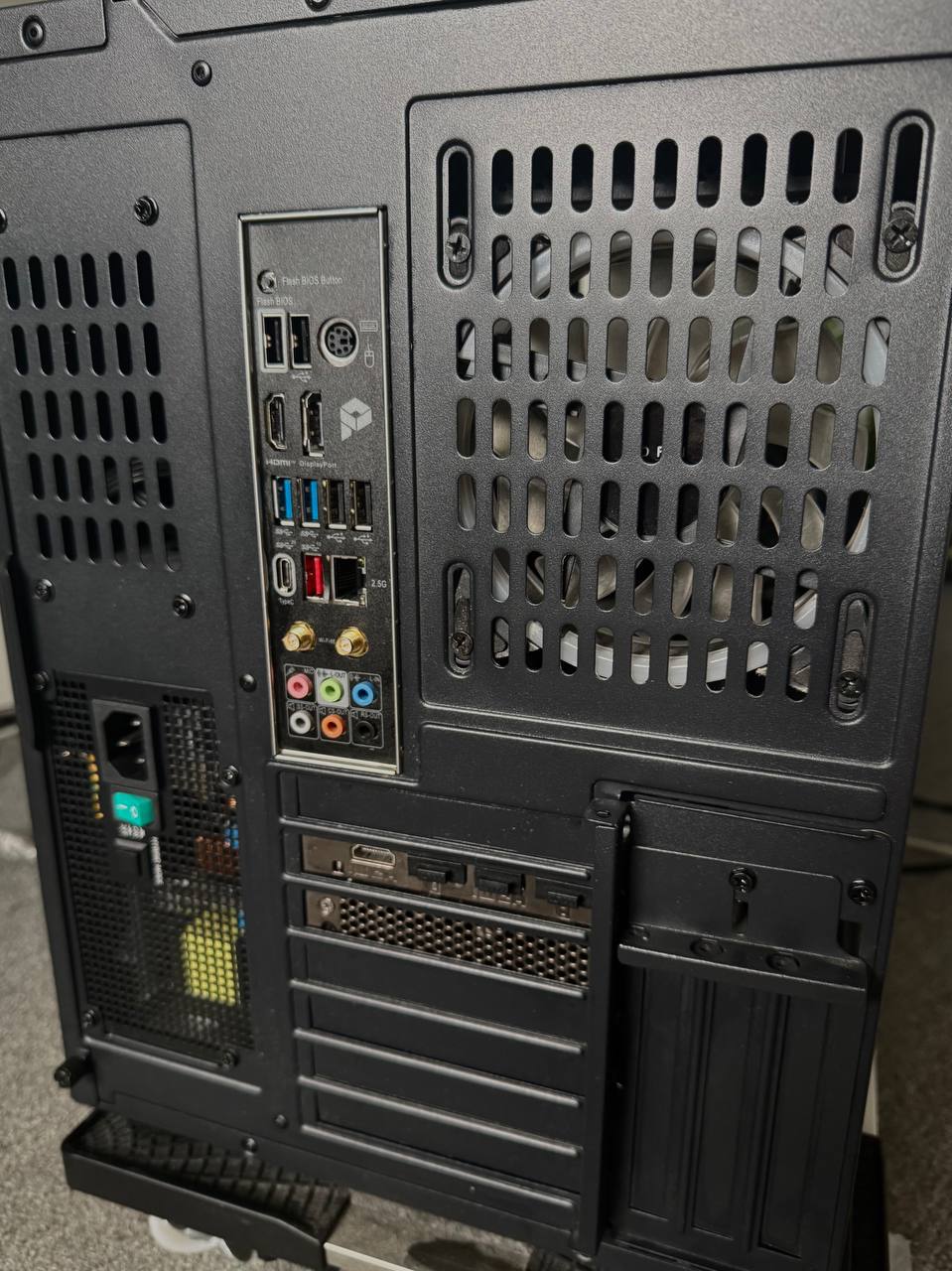 Игровой ПК: RTX 4080 SUPER, i7-14700K, 64 ГБ DDR5