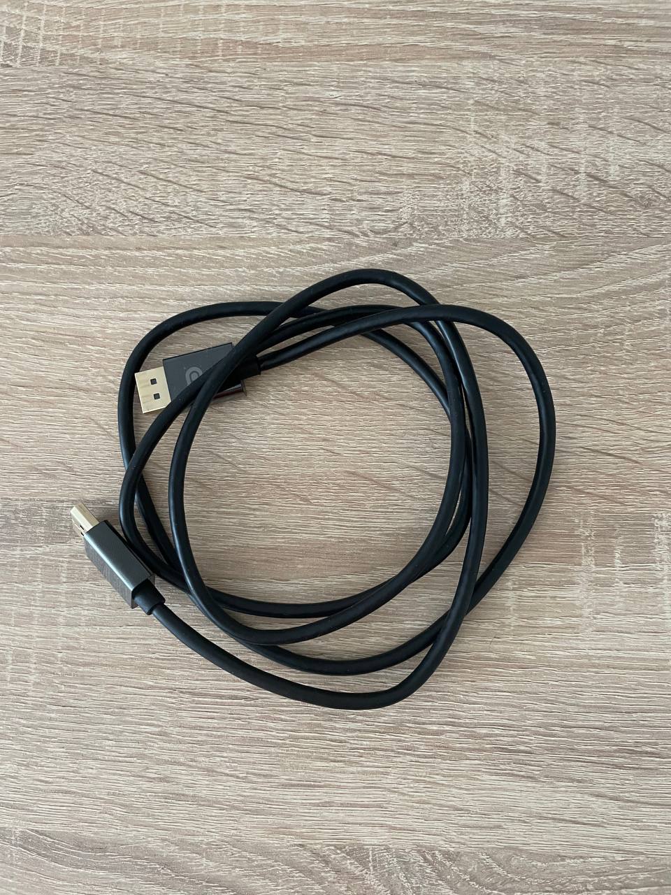 Кабель DisplayPort to DisplayPort
