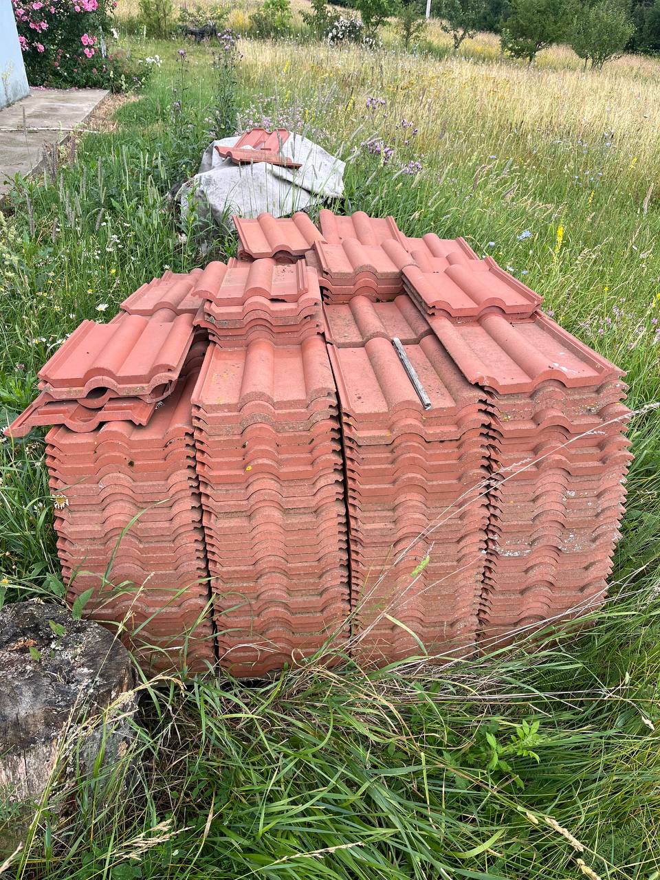 Цементно-песчаная черепица б/у, ~30 м²