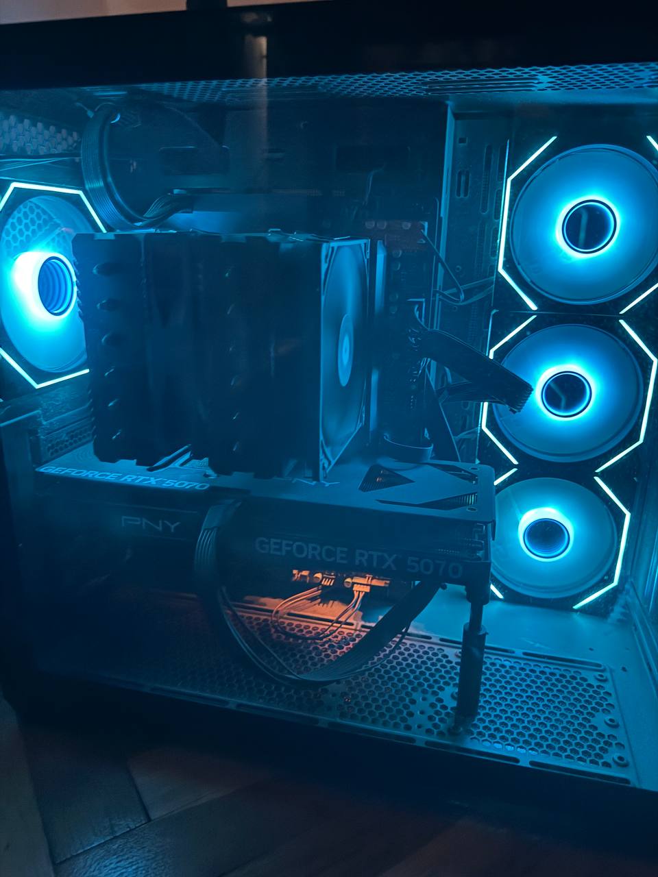 Игровой ПК: AMD Ryzen 5 7600X + RTX 5070 12GB + 32GB DDR5 + 3TB SSD