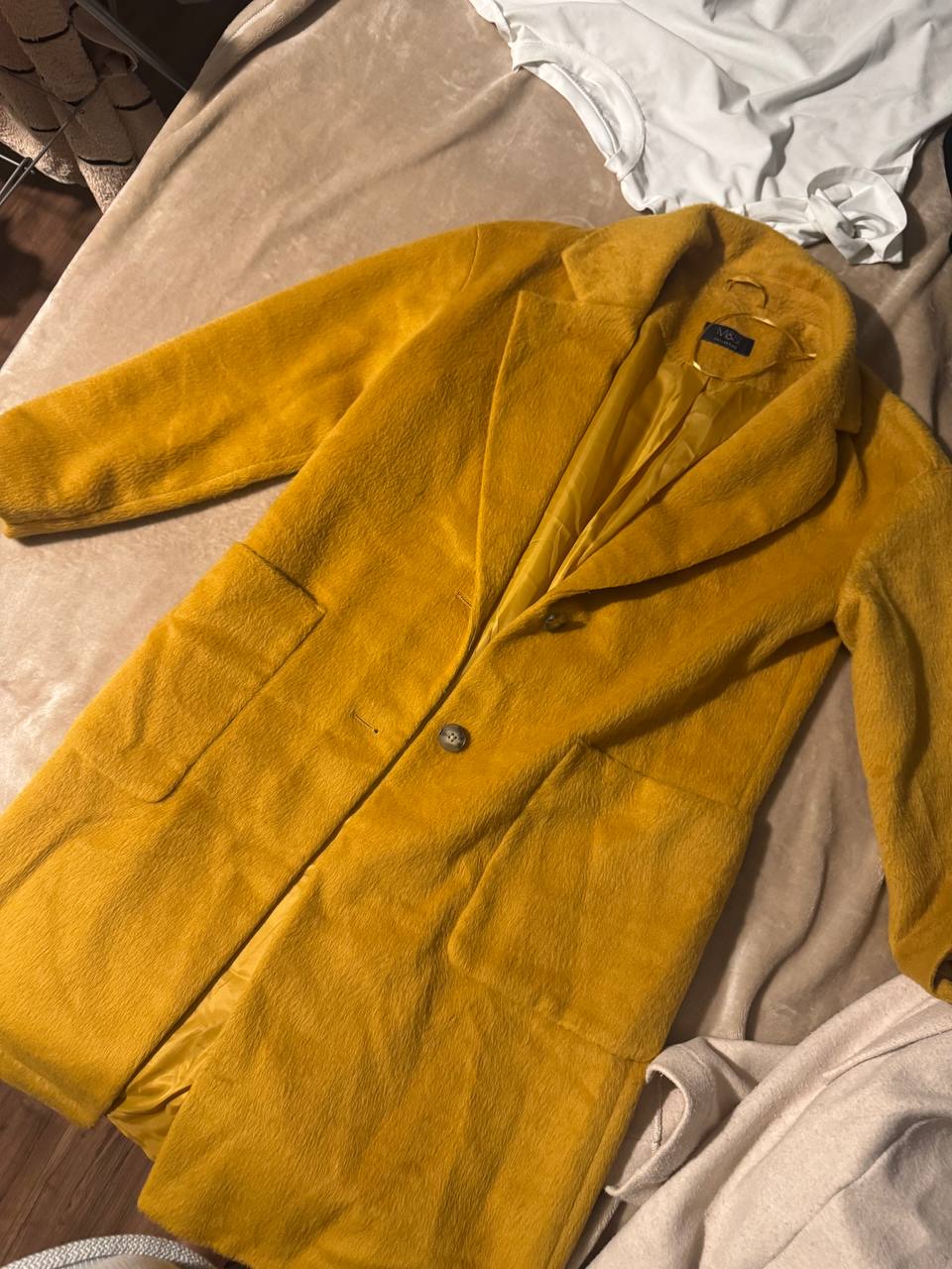 Жёлтое пальто Mark & Spencer, размер L