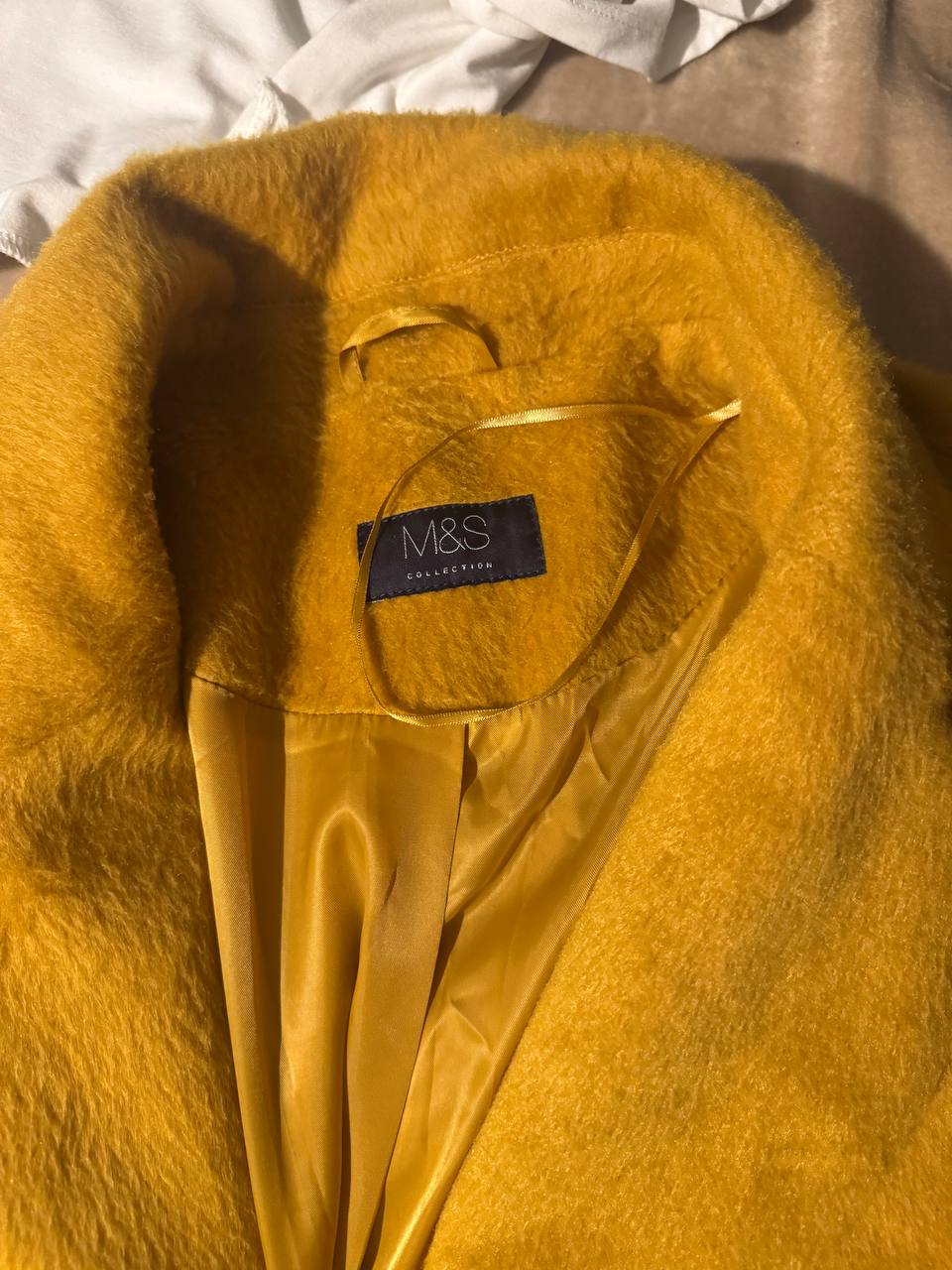 Жёлтое пальто Mark & Spencer, размер L