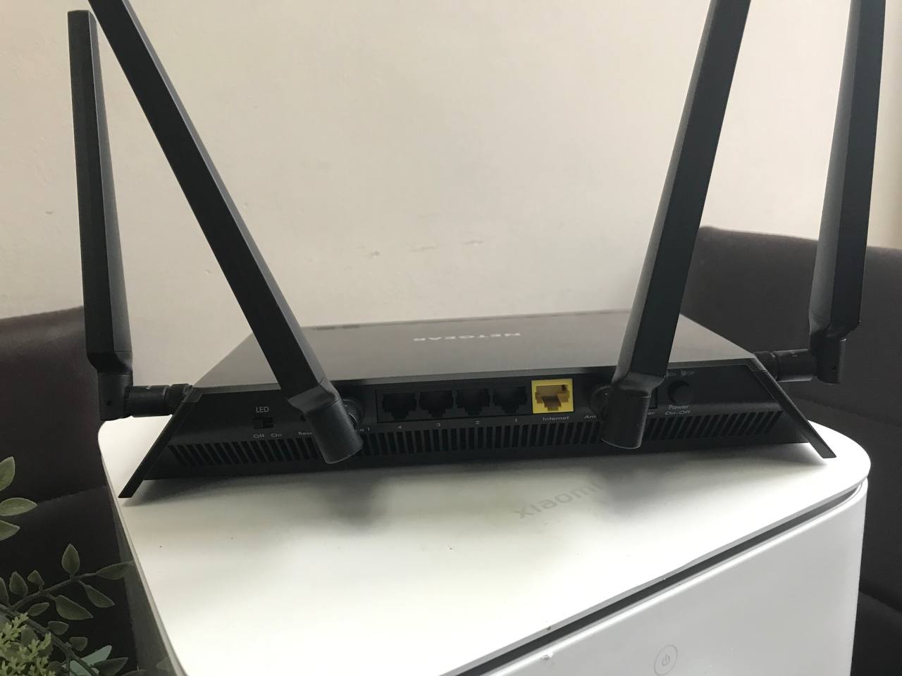 Wi-Fi роутер NETGEAR Nighthawk X4S R7800 AC2600